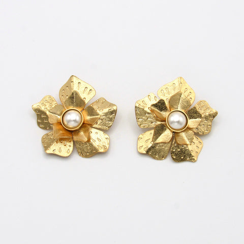 Pearl And Flower Studs Earrings Connection Golden