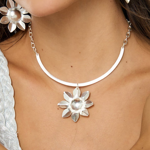 Flowers Musa Silver-Tone Necklace