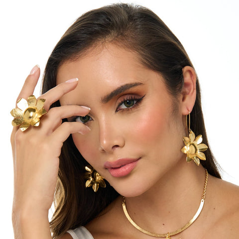 Flowers Musa Golden Drop Earrings