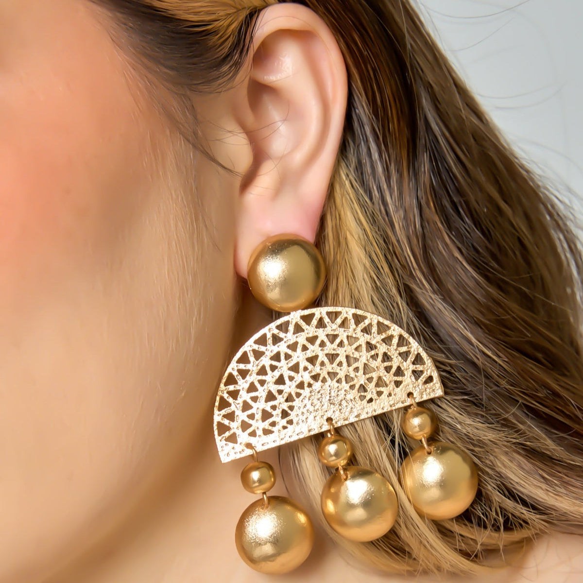 Spheres Fan Earrings Golden