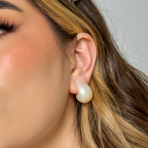 Irregular Nacre Hoops Earrings Connection