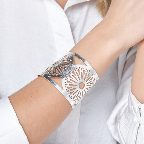 Silver-Tone Openwork Daisy Bracelet