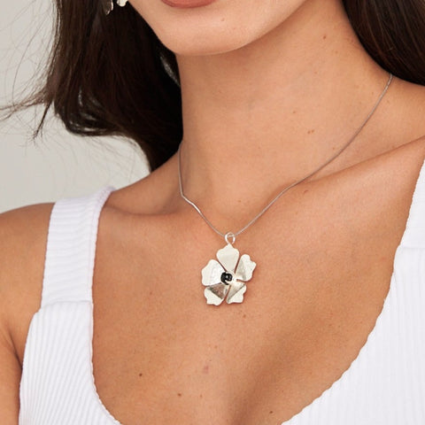 Necklace Flower And Silver-Tone Onyx Stone