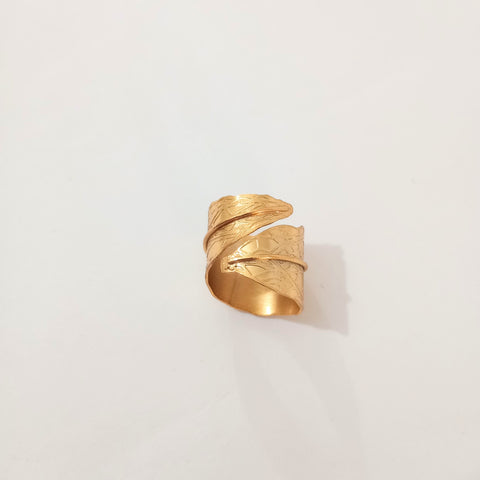 Wild Leaf Golden Ring