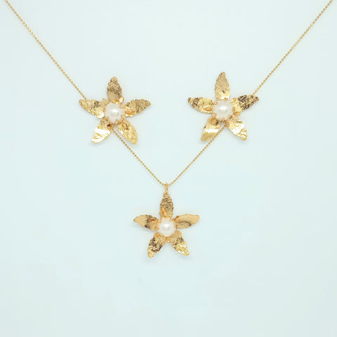 Necklace And Earrings Flower 5 Petals Golden Pearl