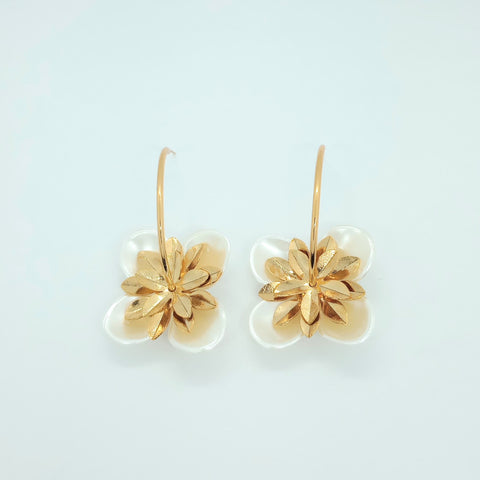 Mother-Of-Pearl Flower Golden Earrings